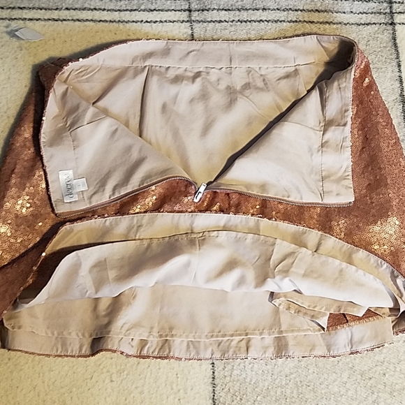 New Decree Bronze Lined Sequin Mini Skirt Sz Large - Picture 4 of 6
